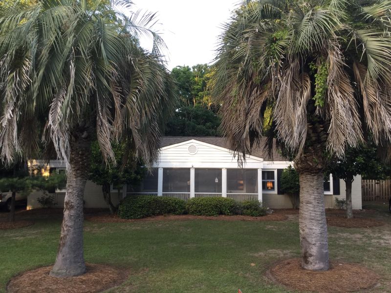 22 Joyce Ave, Mount Pleasant, SC 29464