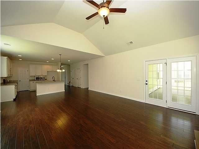 8101 Saveur Ln, North Charleston, SC 29406