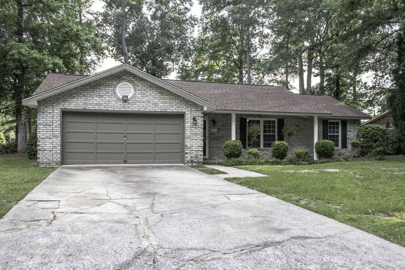 101 Sweetbriar Rd, Summerville, SC 29485