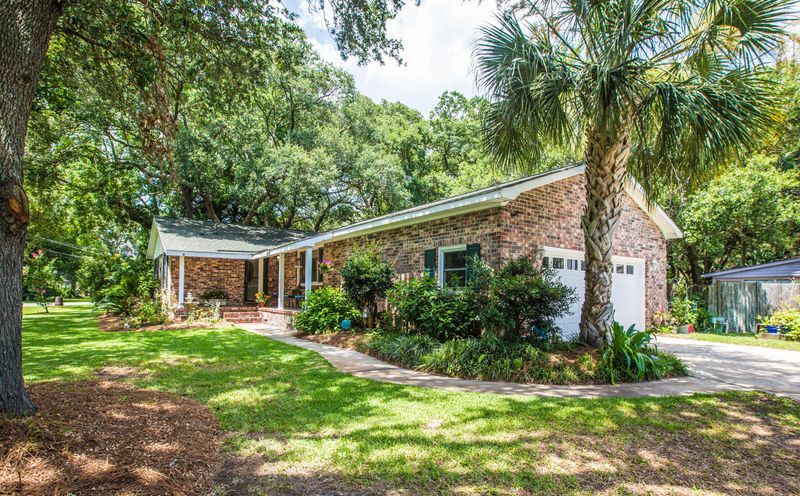 676 Port Cir, Charleston, SC 29412
