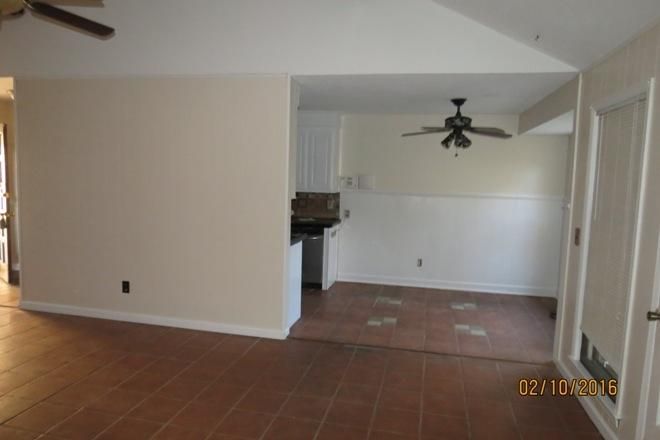102 Willow Ln, Ladson, SC 29456