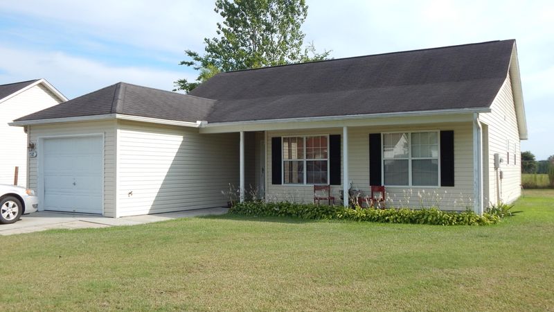 1318 Lawton Ct, Moncks Corner, SC 29461