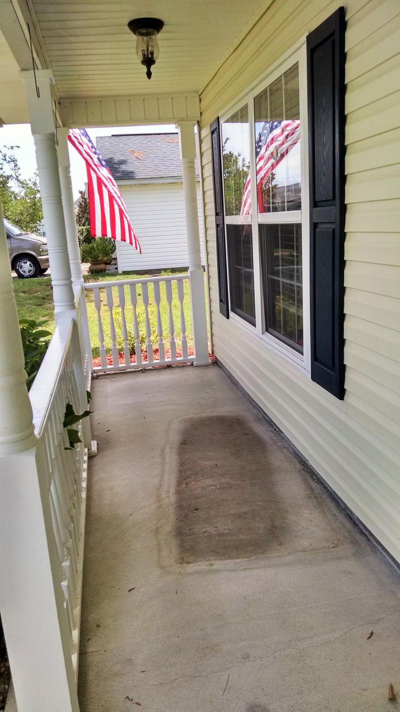 1318 Belle Grove Cir, Hanahan, SC 29410
