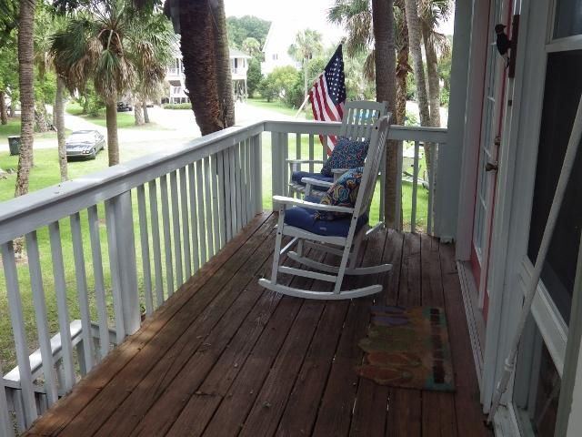 612 Pompano Rd, Edisto Island, SC 29438