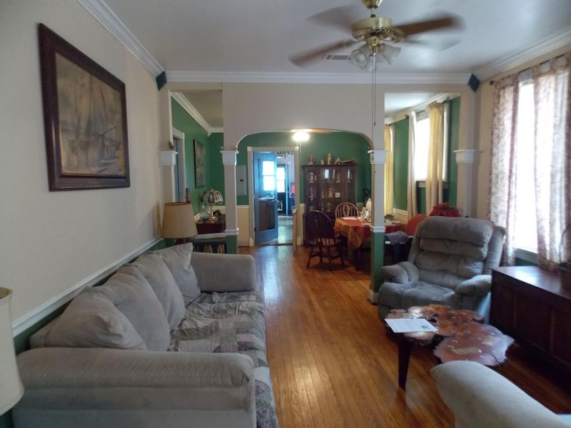 907 Ashley Ave, Charleston, SC 29403