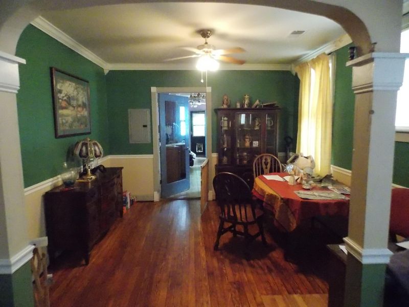 907 Ashley Ave, Charleston, SC 29403