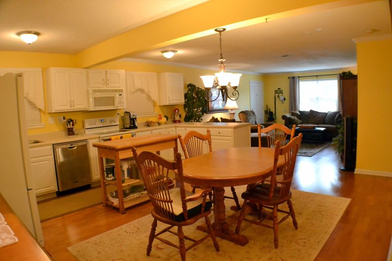 415 Parkdale Dr #19e, Charleston, SC 29414
