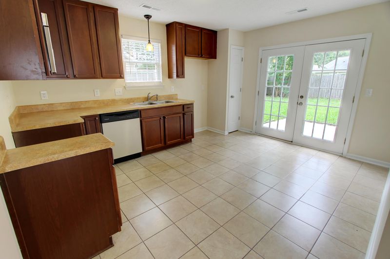 9845 Levenshall Dr, Ladson, SC 29456