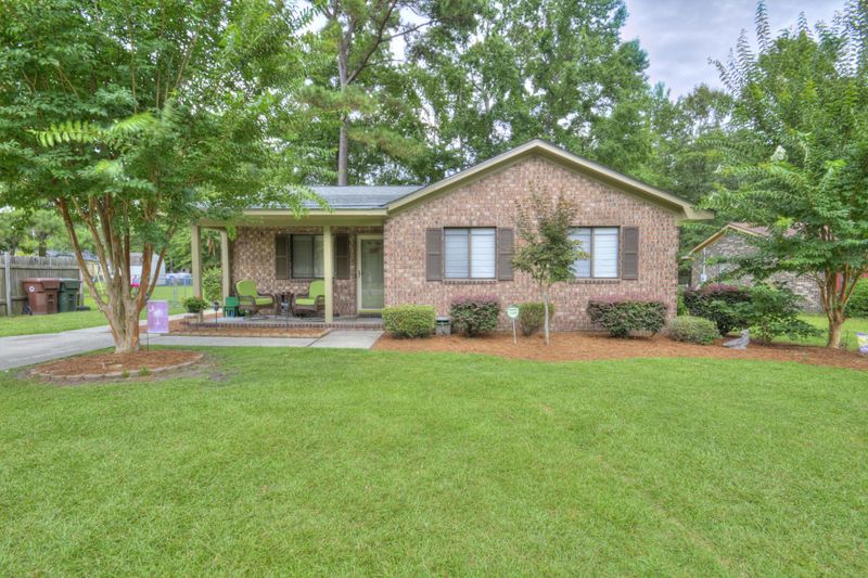 100 Shamrock Ct, Moncks Corner, SC 29461