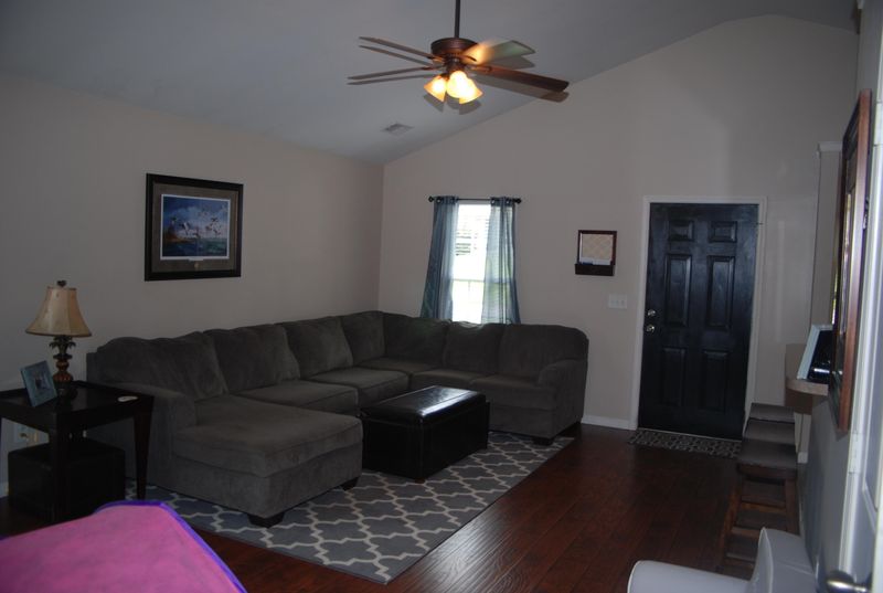 308 Huntington Ct, Hanahan, SC 29410