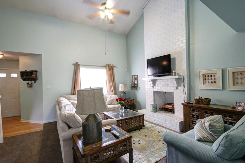 7789 Mcknight St, North Charleston, SC 29418