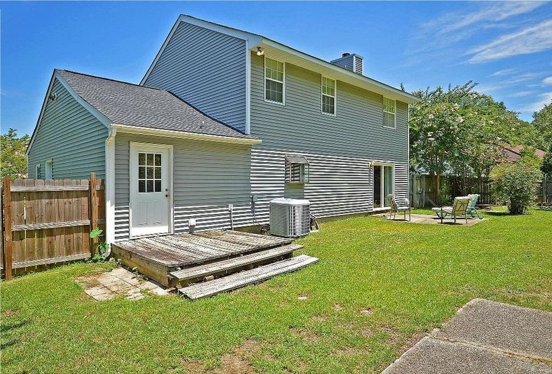 813 N Aylesbury Rd, Goose Creek, SC 29445