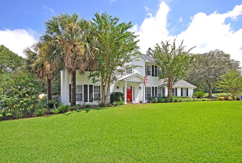 335 Mount Royall Dr, Mount Pleasant, SC 29464