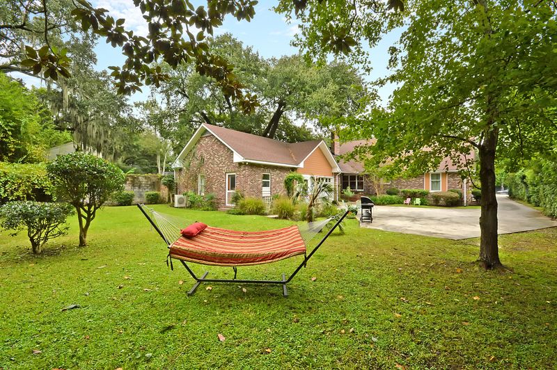 116 Folly Road Blvd, Charleston, SC 29407