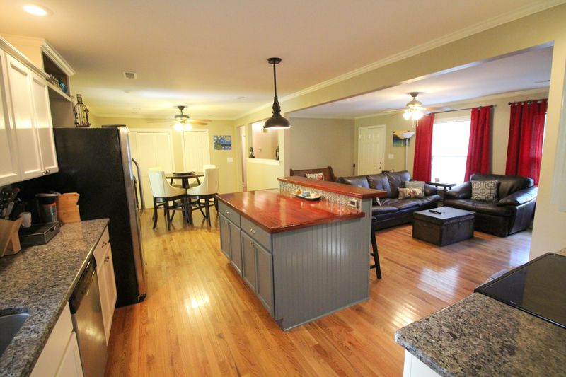 727 Swan Ave, Charleston, SC 29414