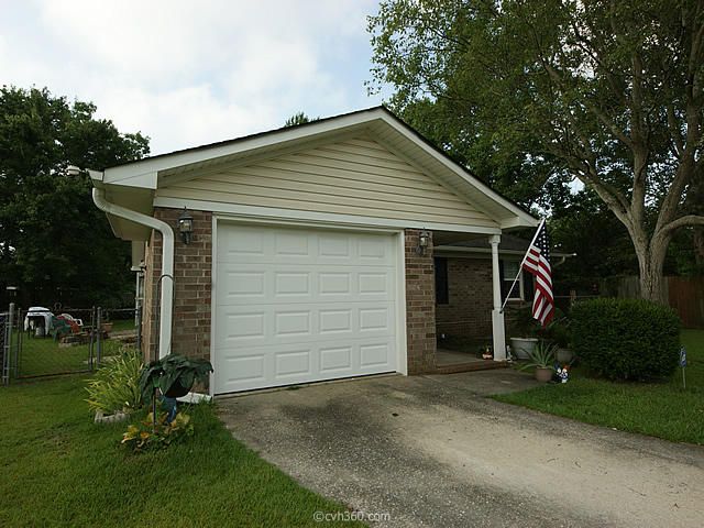 112 Carriage Ct, Summerville, SC 29483