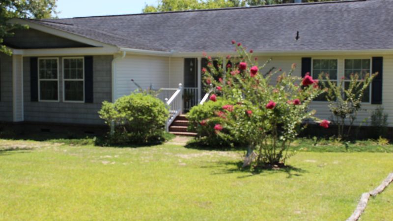 129 Caroline Dr, Cross, SC 29436