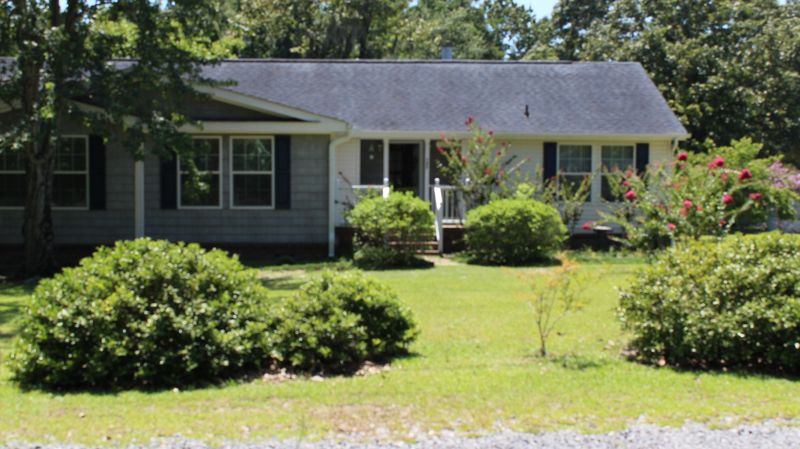 129 Caroline Dr, Cross, SC 29436