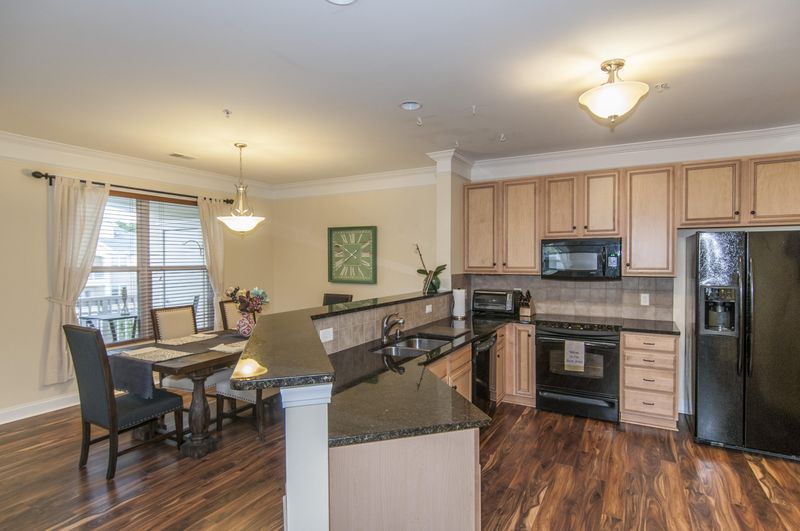 2244 Ashley Crossing Dr #232, Charleston, SC 29414