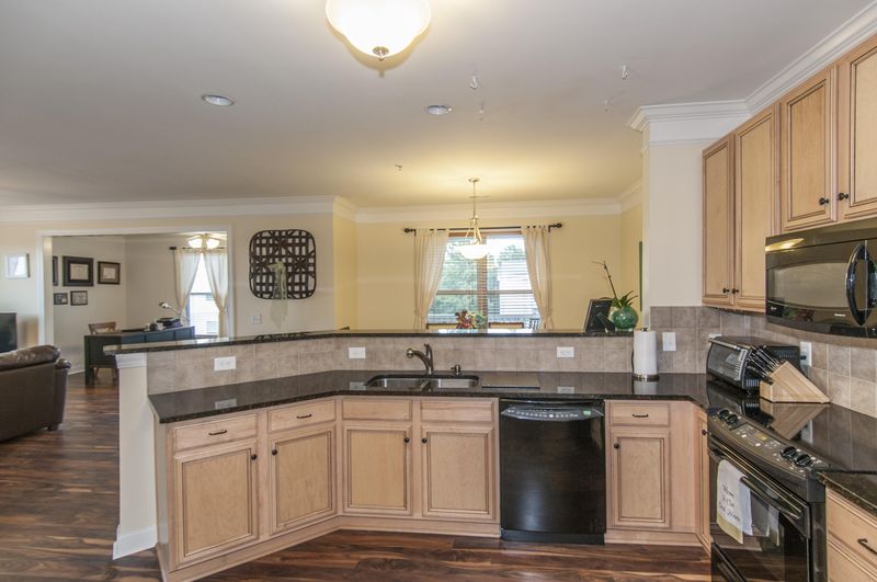 2244 Ashley Crossing Dr #232, Charleston, SC 29414