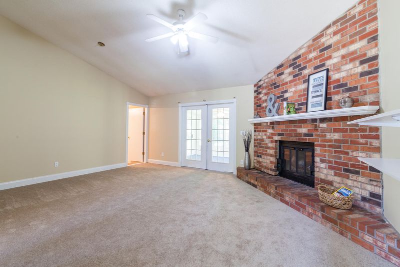 17 Waterford Pl, Goose Creek, SC 29445