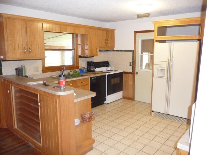 12 Newark Ave, Goose Creek, SC 29445