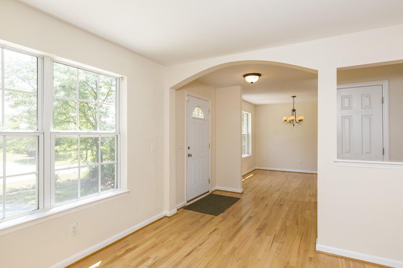 1689 Old Military, Charleston, SC 29412