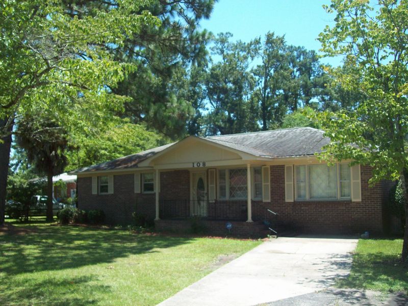 108 Jackson St, Summerville, SC 29483