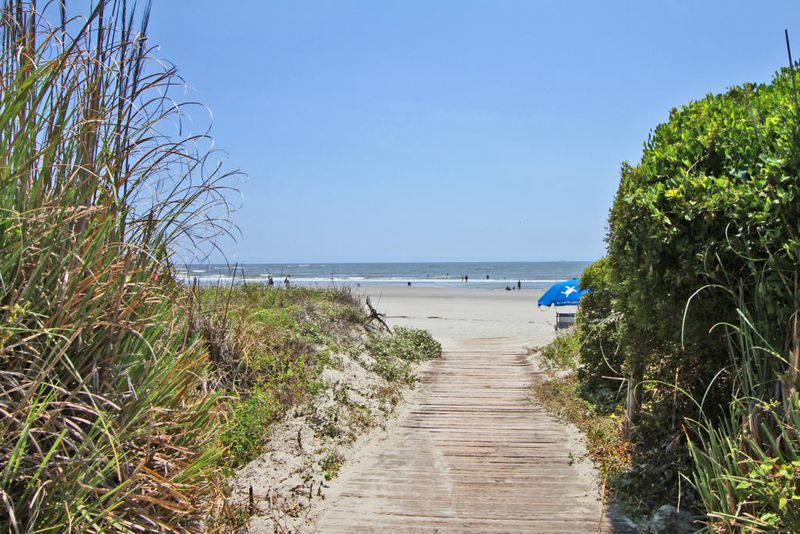 19 Beachwood West, Isle Of Palms, SC 29451