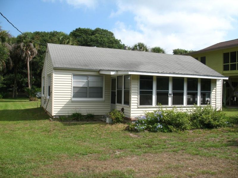 1116 E Ashley Ave, Folly Beach, SC 29439