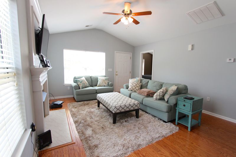 1364 Water Edge Dr, Charleston, SC 29492