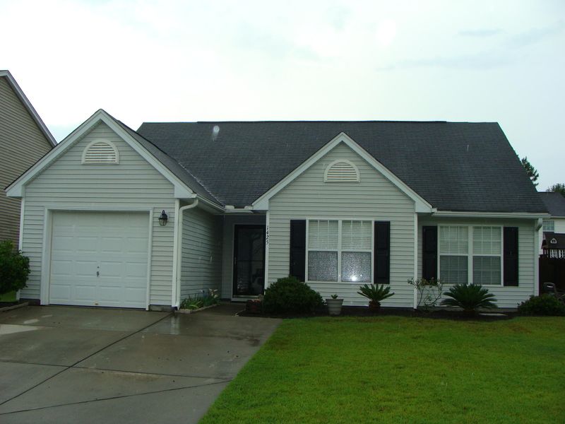 1425 Pinethicket Dr, Summerville, SC 29483