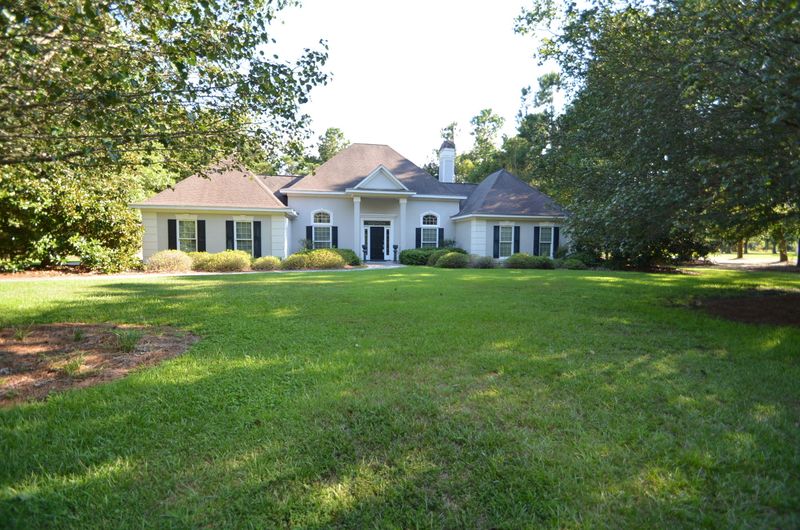 2007 Shoreside Dr, Pinopolis, SC 29469