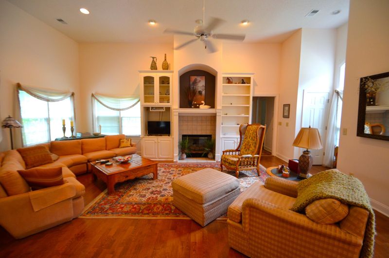 2007 Shoreside Dr, Pinopolis, SC 29469