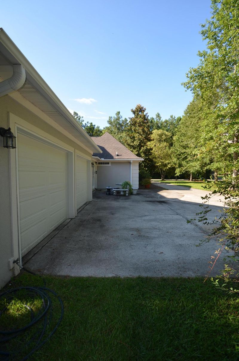 2007 Shoreside Dr, Pinopolis, SC 29469