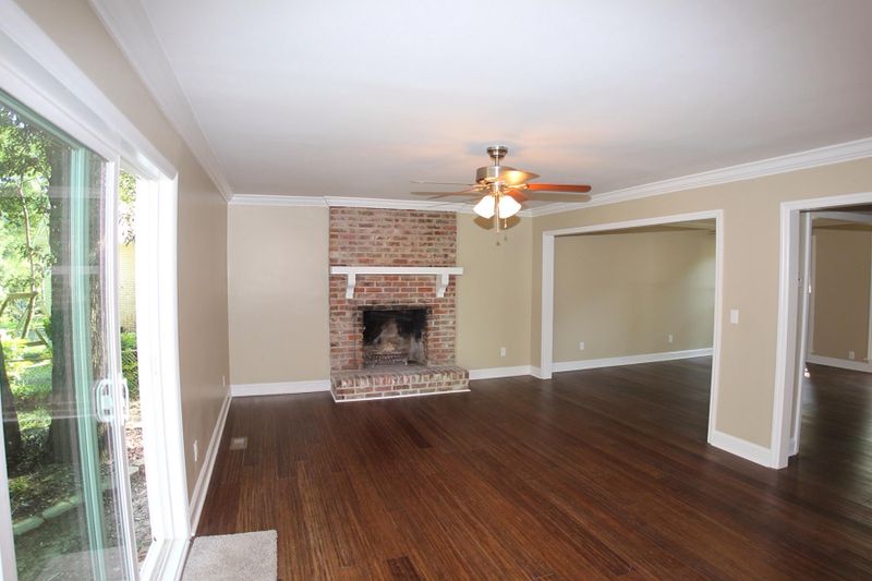 5920 Commonwealth Cir, Hanahan, SC 29410