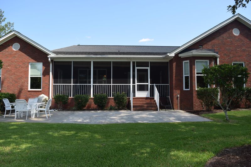 126 Welchman Ave, Goose Creek, SC 29445