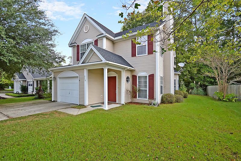 114 W Hartwick Ln, Goose Creek, SC 29445