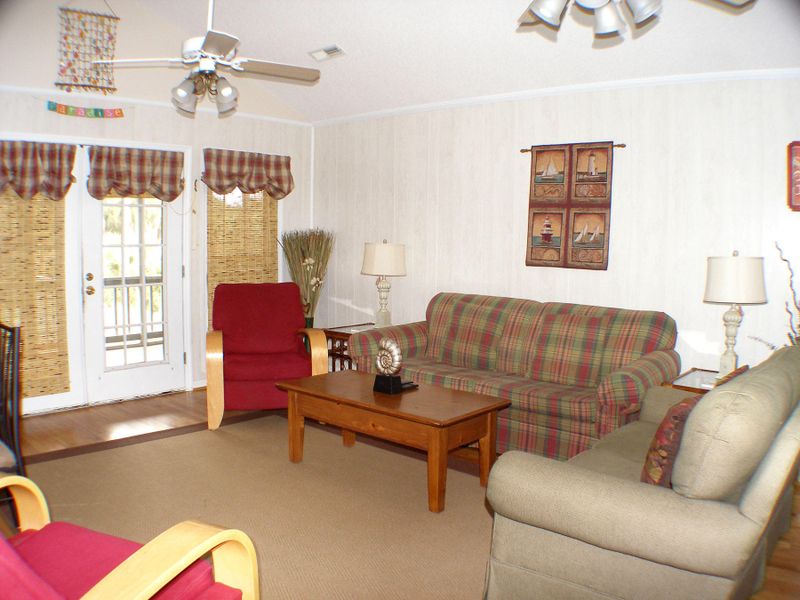 1803 Myrtle St, Edisto Island, SC 29438