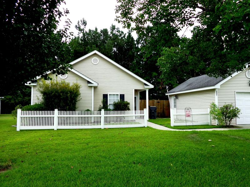 227 Moon Dance Ln, Summerville, SC 29483