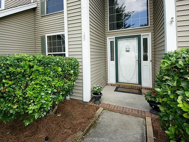 100 Monsarret Ln, Goose Creek, SC 29445
