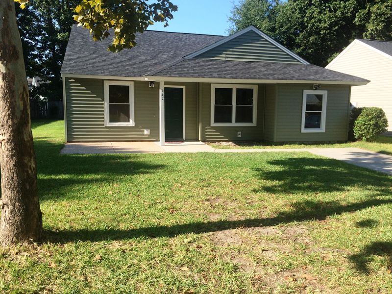147 Manchester Rd, Summerville, SC 29483