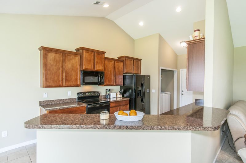 7660 Eagle Lake Rd, North Charleston, SC 29418