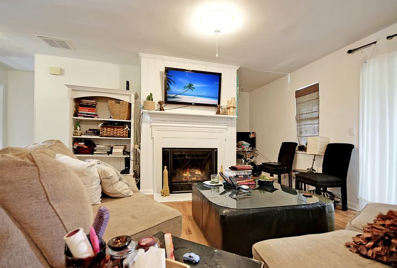 1053 Marsh Court Ln, Mount Pleasant, SC 29464