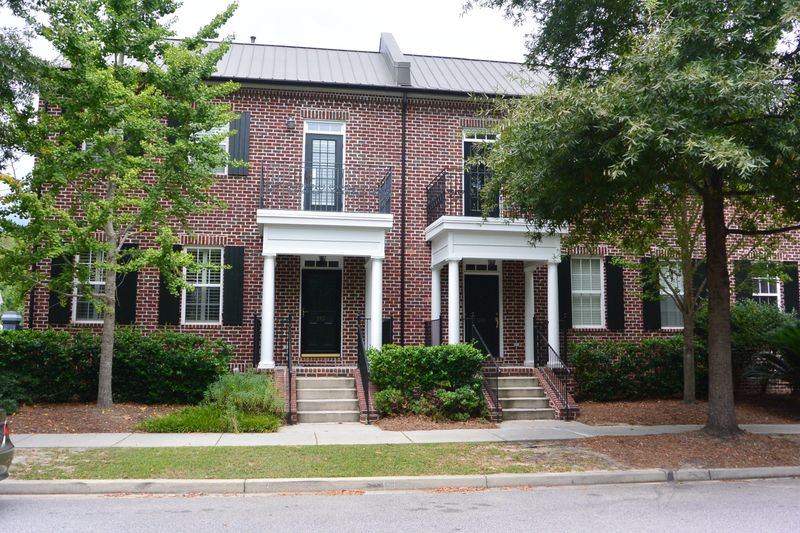 811 Center Pk, Daniel Island, SC 29492