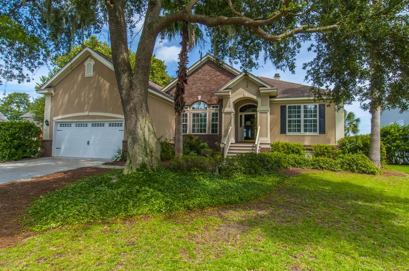 1300 Wisteria Wall Dr, Mount Pleasant, SC 29464