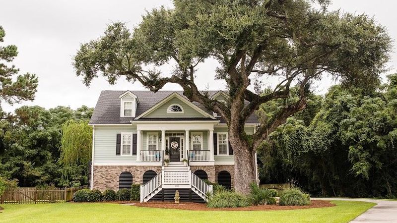 1205 Flowering Oak Way, Mount Pleasant, SC 29466