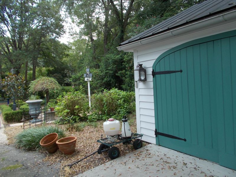 301 S Magnolia St, Summerville, SC 29483