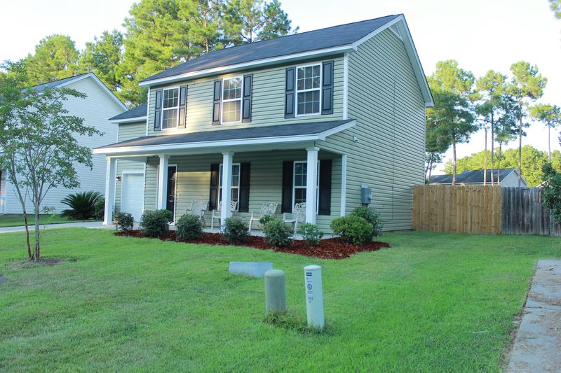 124 Trickle Dr, Summerville, SC 29483