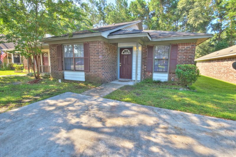 421 Miami St #B, Ladson, SC 29456